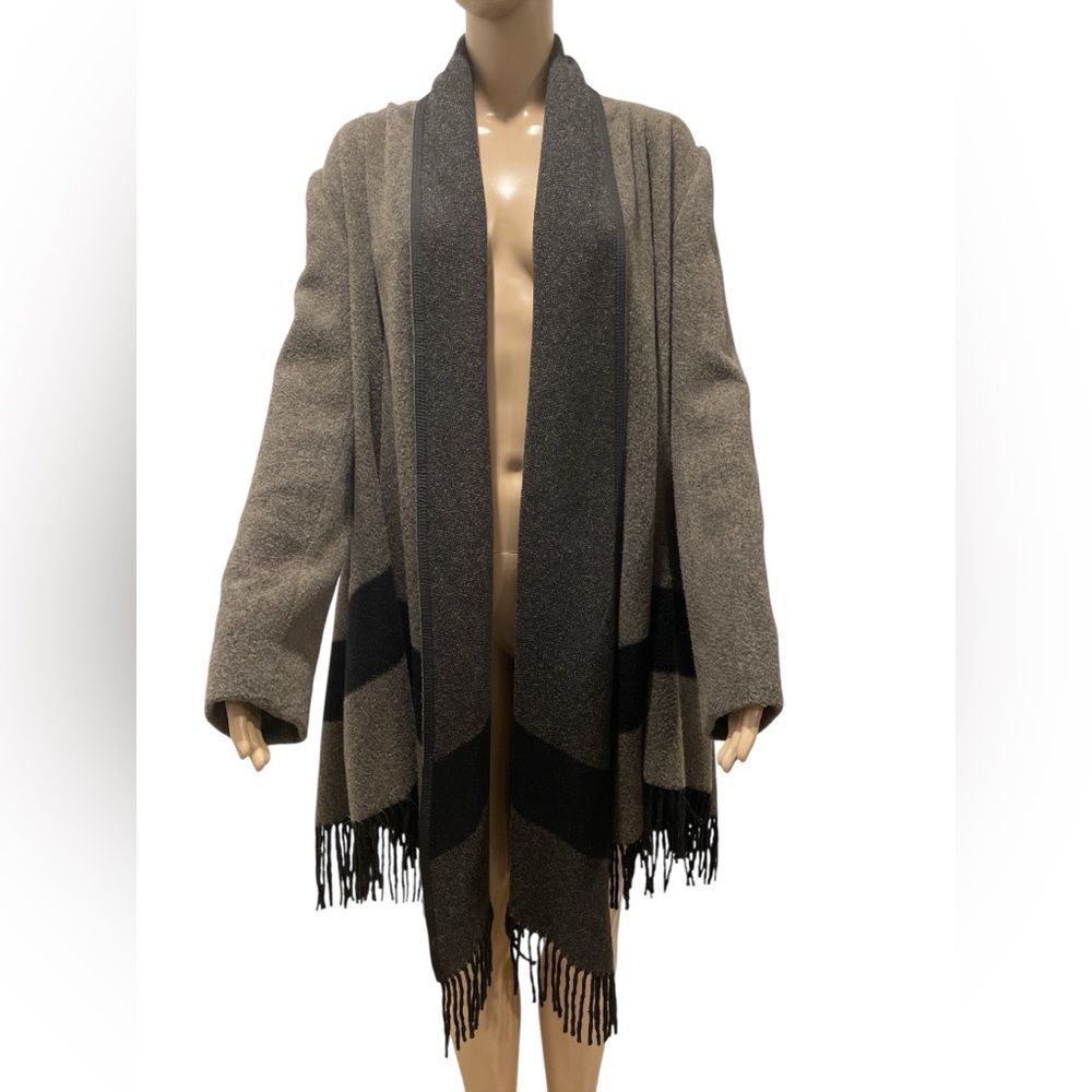 Zara Elegant Women's grayish and Black Jacket /poncho  size  M